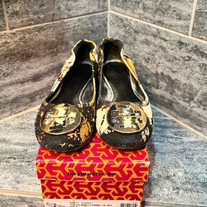 Tory Burch Size 9 Reva Women's Black and Gold Wally Patterned Denim Flats